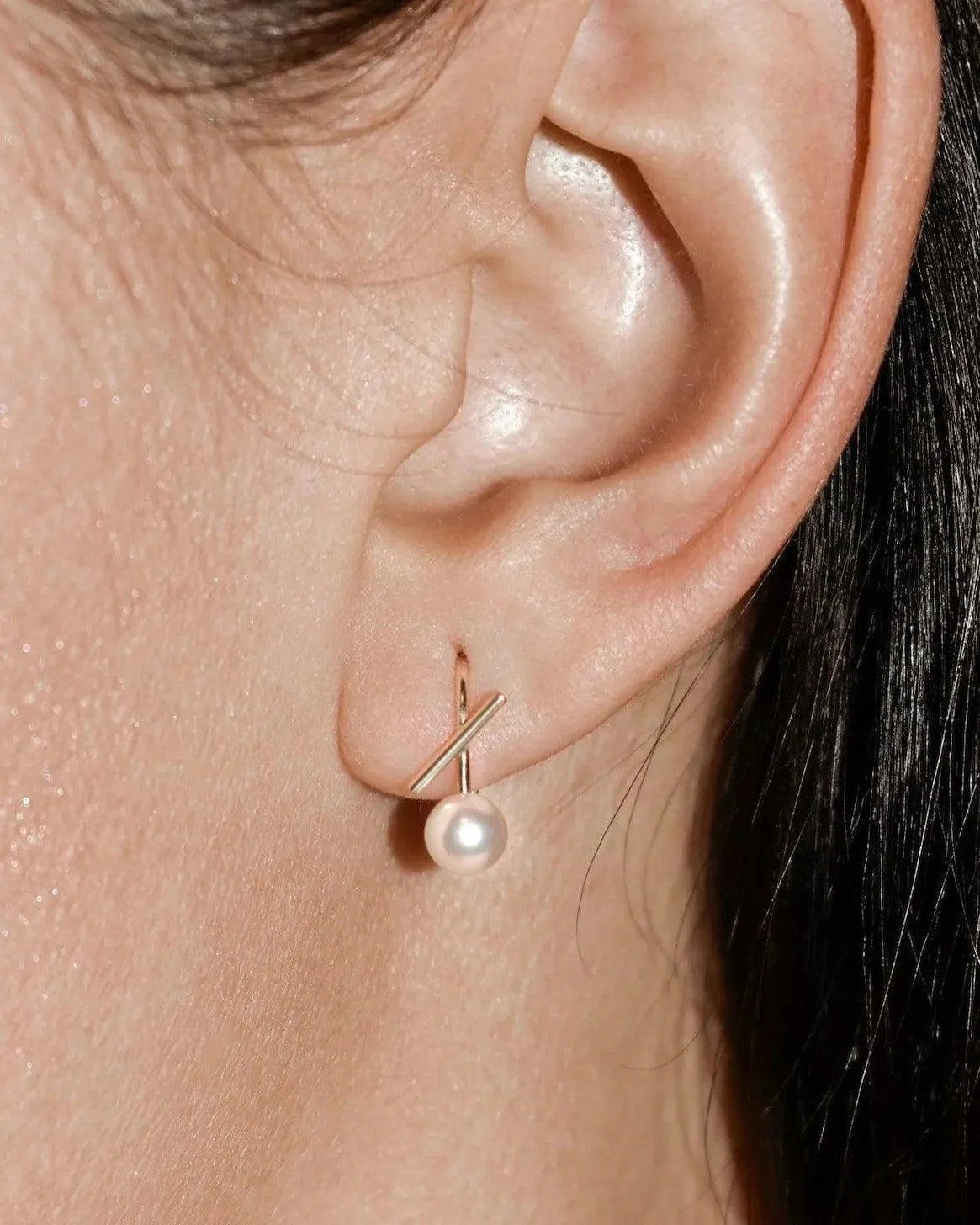 White Pearl Horizon Mini Thread Earring