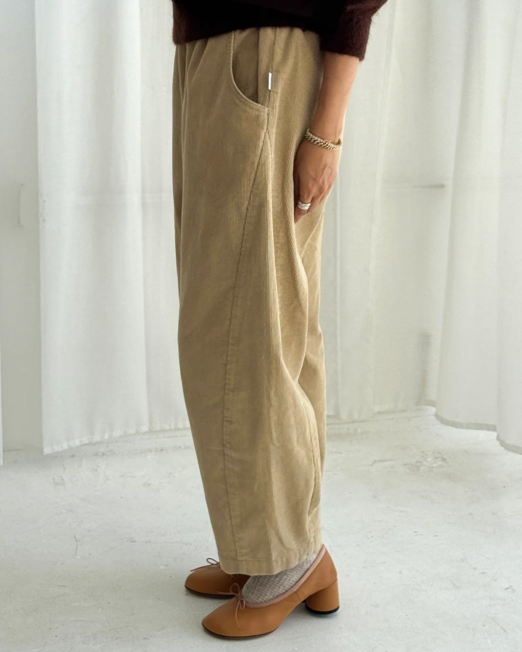 Corduroy Arc Pants - Khaki