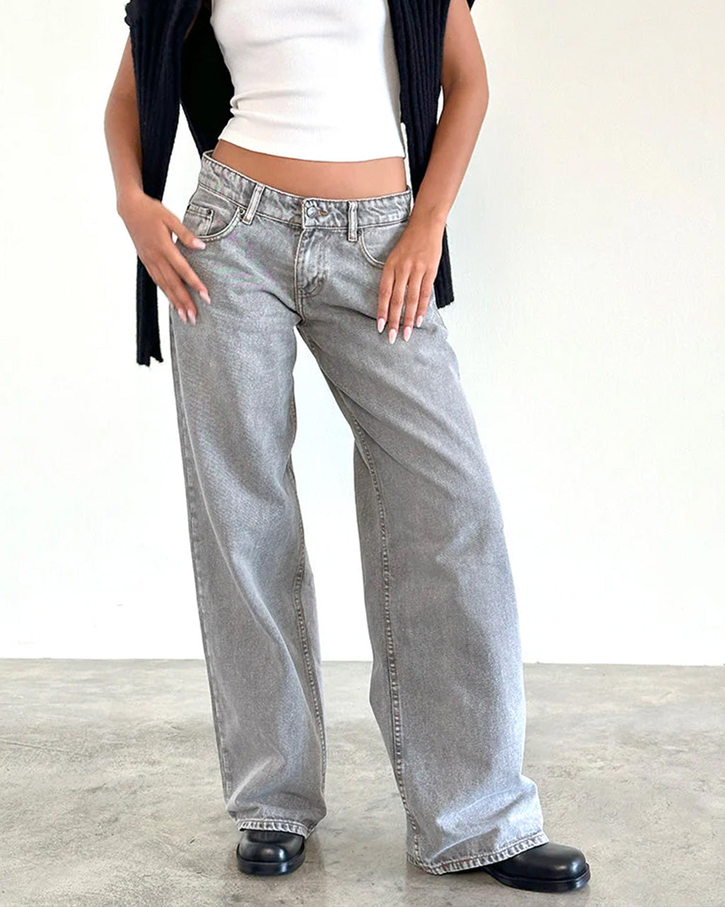 Roomy Extra Wide Low Rise Jeans - Grey Wash