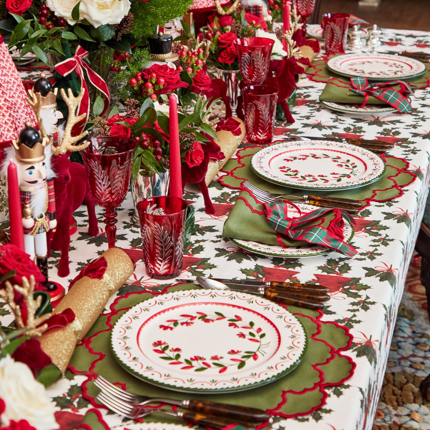 Green & Red Lily Napkins (Set of 4)