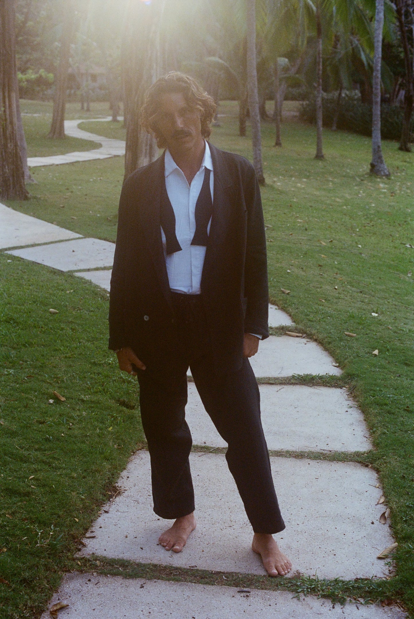 Easy-Going Tuxedo Jacket (Black Linen)