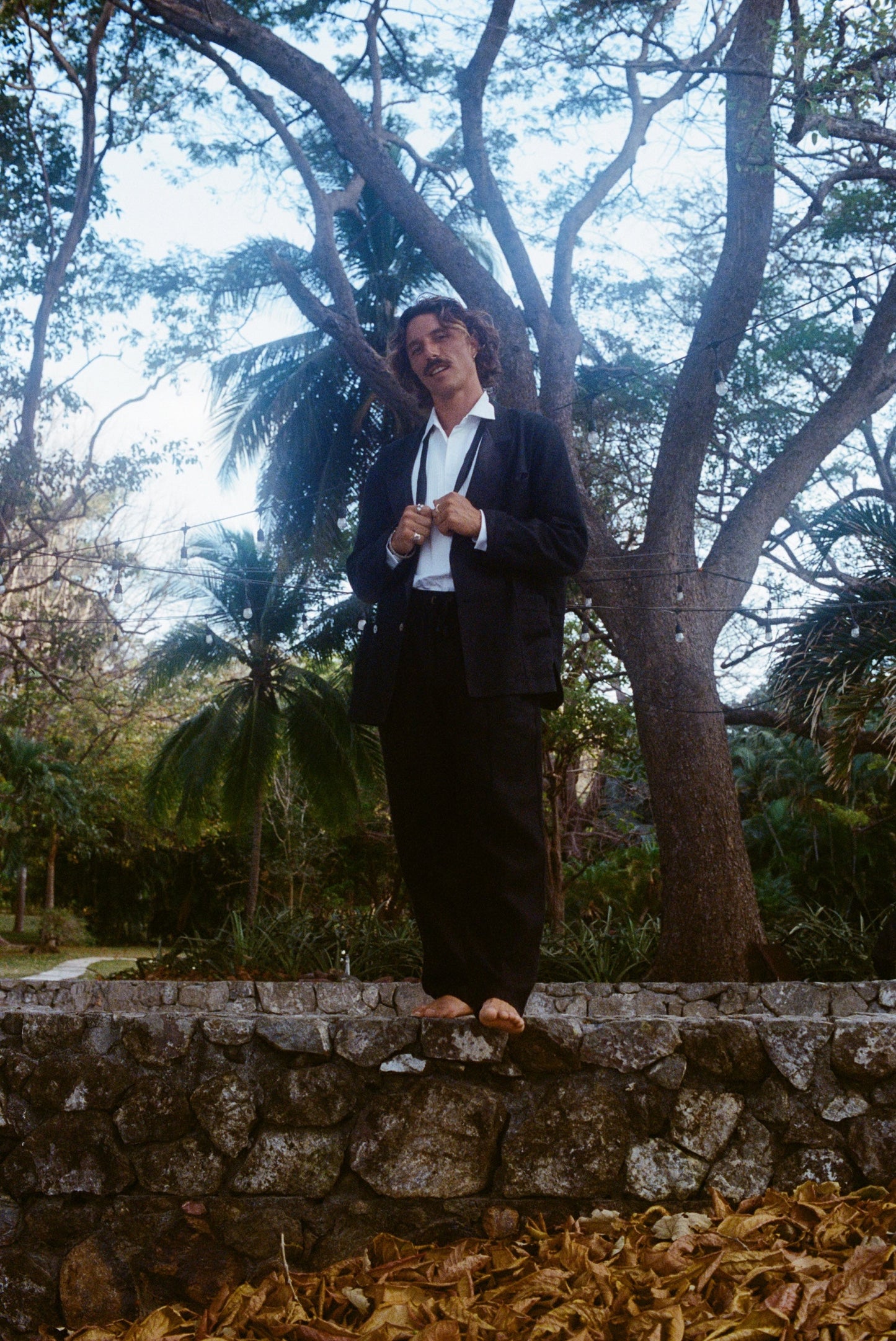 Easy-Going Tuxedo Jacket (Black Linen)