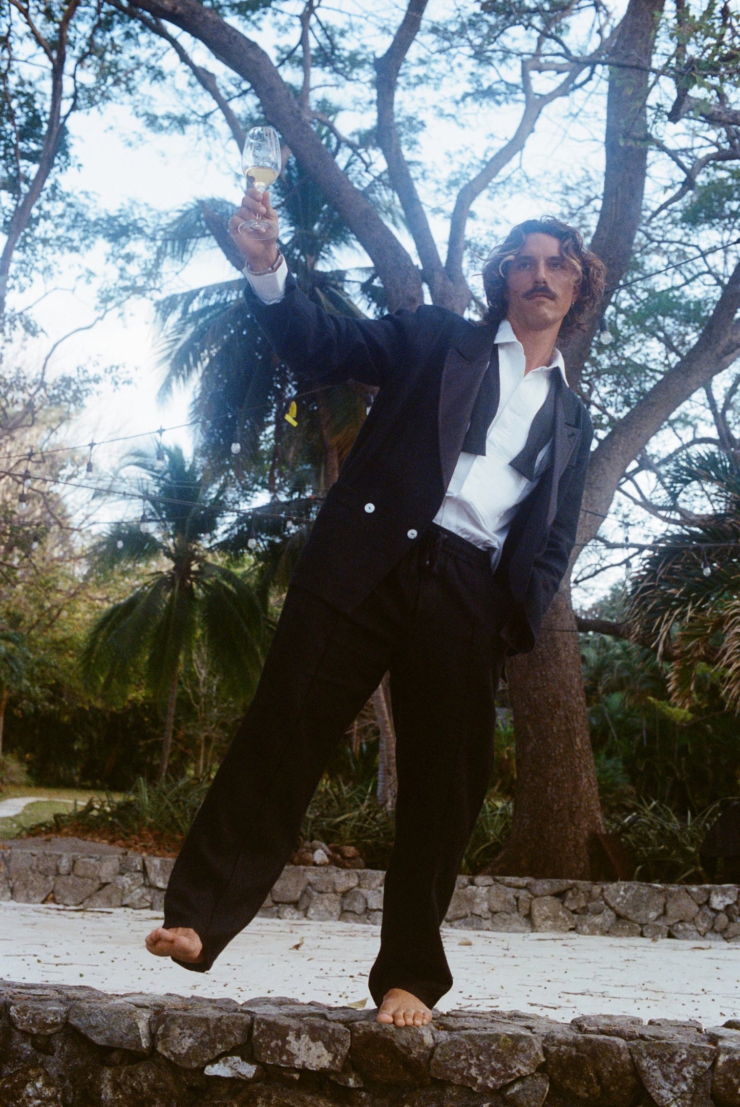 Easy-Going Tuxedo Jacket (Black Linen)