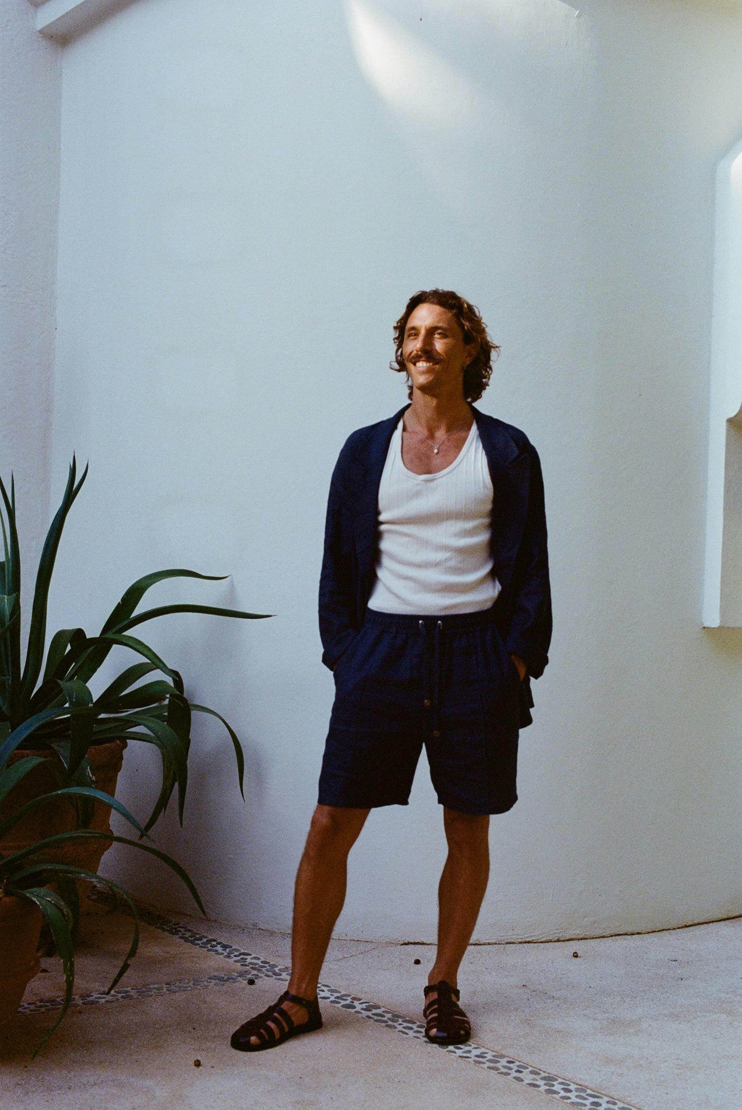 Easy-Going Shorts (Navy Linen)
