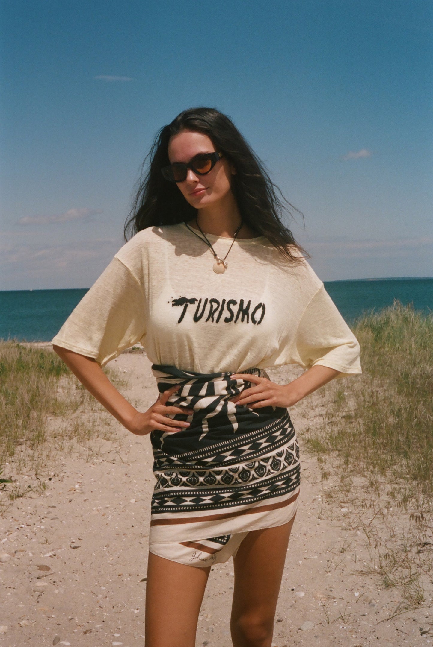 ‘Turismo’ Linen Tee (Yellow)