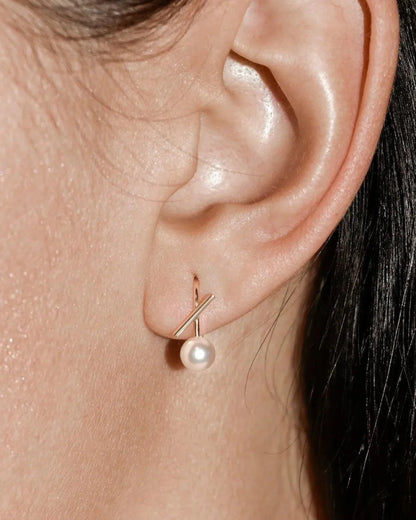 White Pearl Horizon Mini Thread Earring