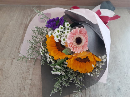 Ayna - 2 Sunflower, 1 Gerbera Bouquet Mix