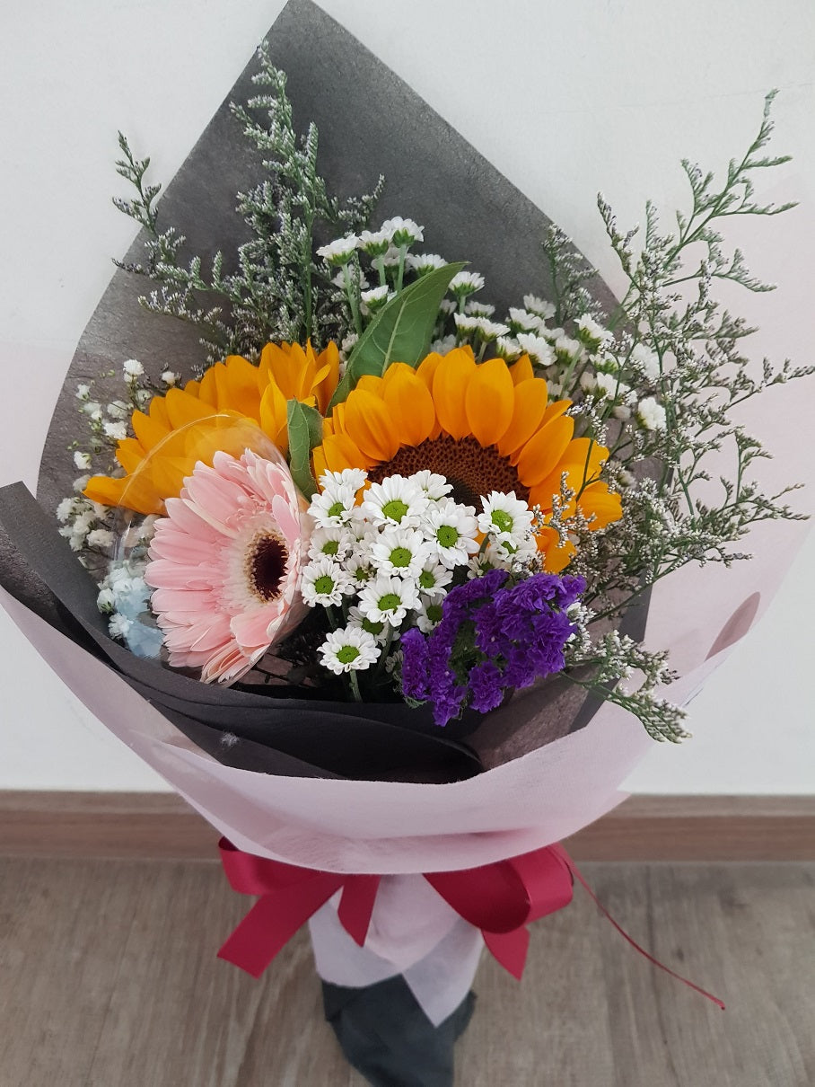 Ayna - 2 Sunflower, 1 Gerbera Bouquet Mix