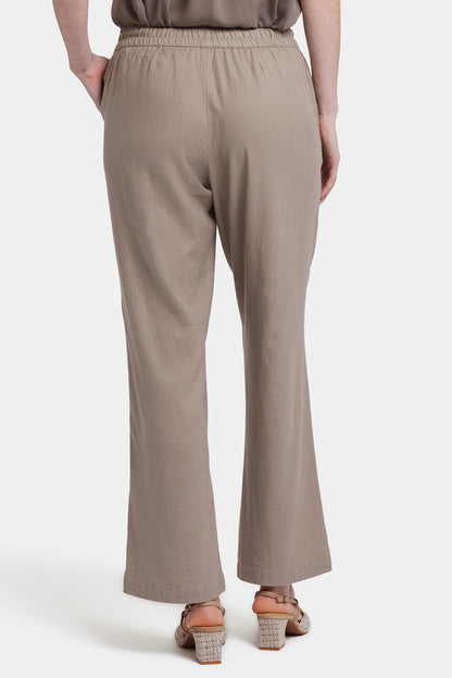 Relaxed Drawstring Pull-On Pants In Petite - Saddlewood