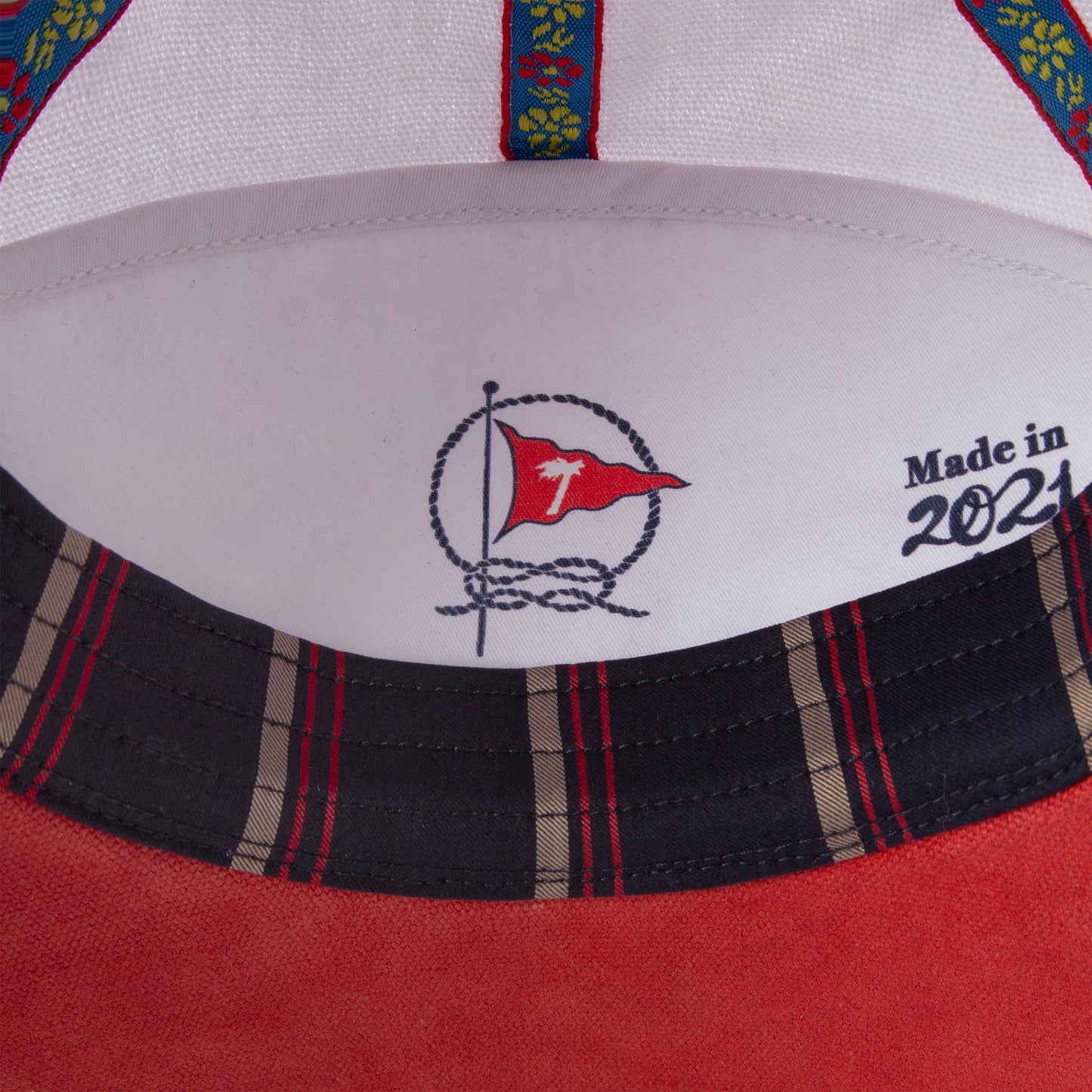 'Claws N' Roses' 7-Panel Souvenir Cap (White / Red)