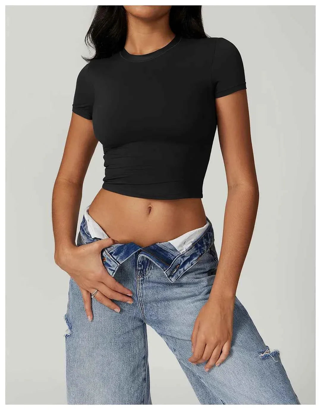 Solid color women's soft breathable yoga short-sleeved comprehensive training tight T-shirt with exposed belly button