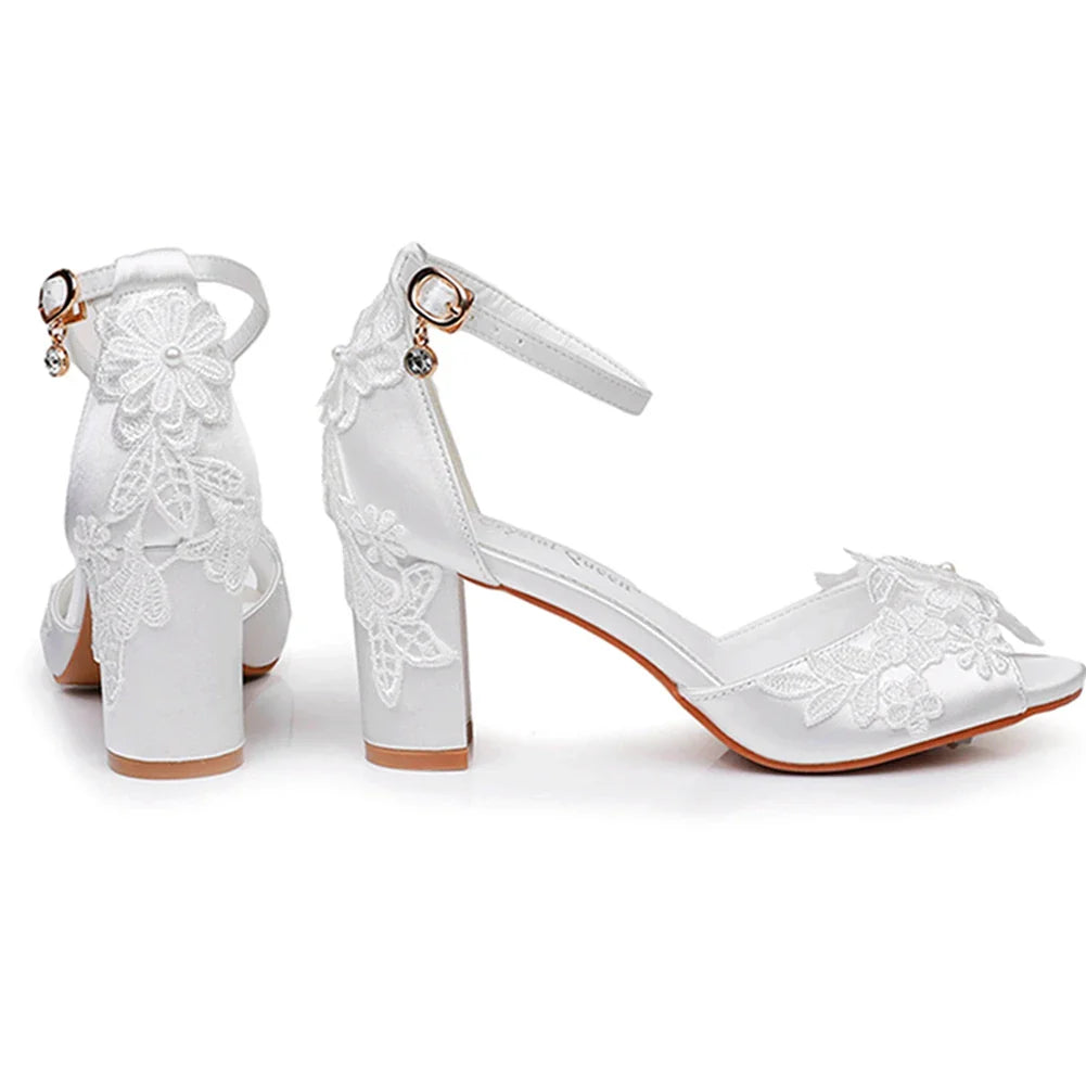 Crystal Queen Bride Sandals Solid Flower Chunky High Heel Ankle Buckle Pumps Elegant White Lace Women Wedding Shoes