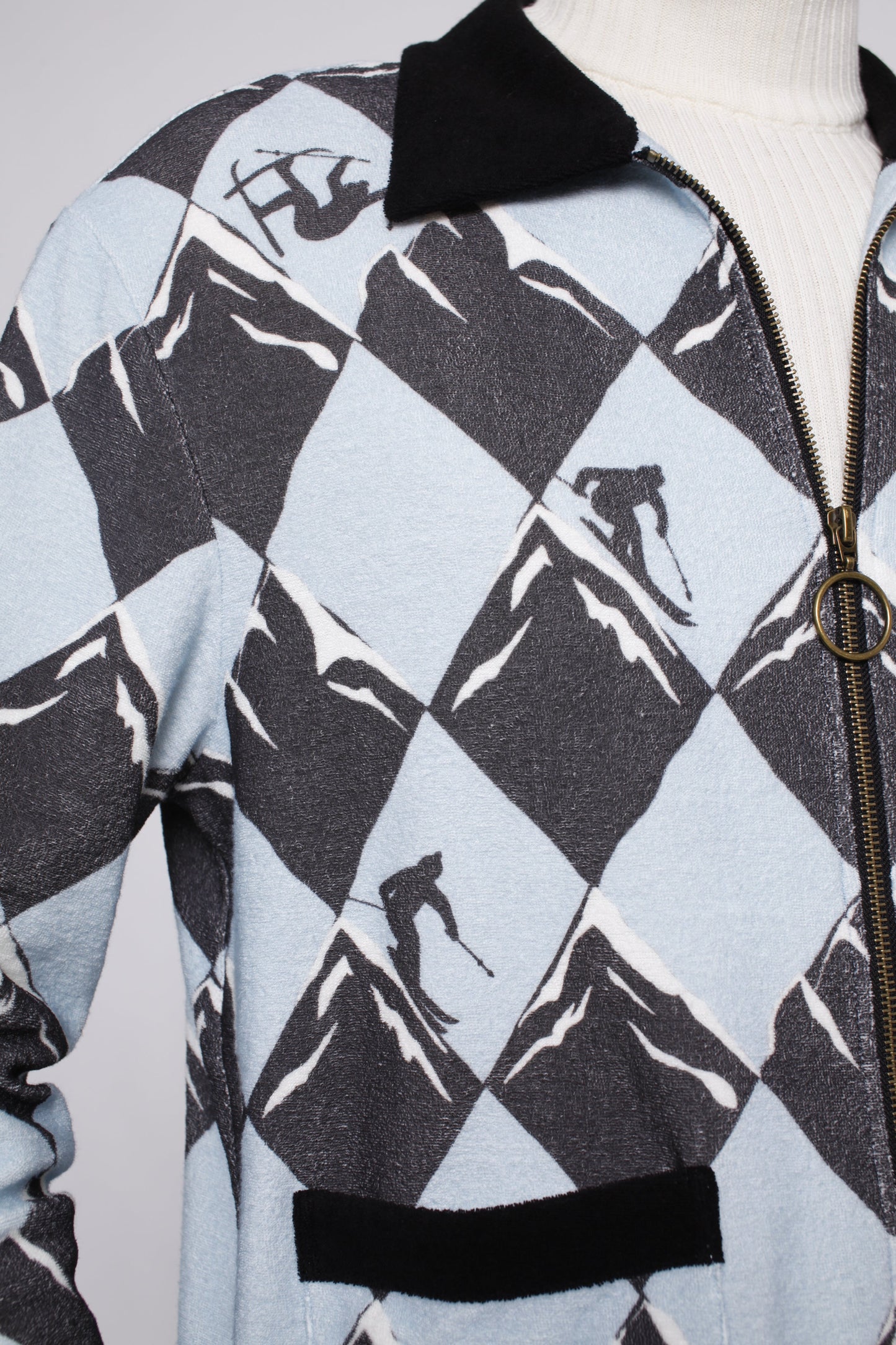 ‘Black Diamond’ Cabana (Last Run)