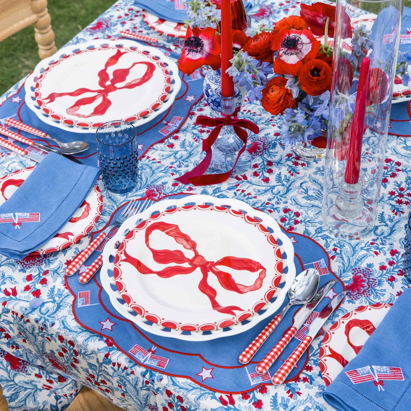 Marilyn Red Bow Starter Plates (Set of 4)