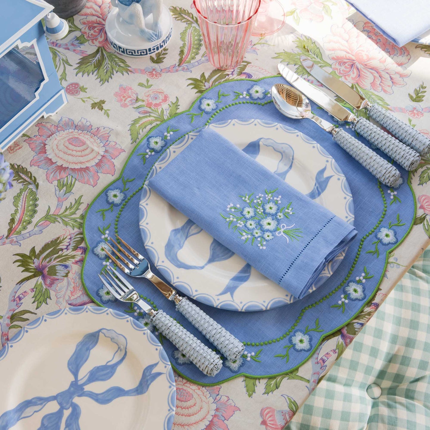 Marilyn Blue Bow Starter Plates (Set of 4)