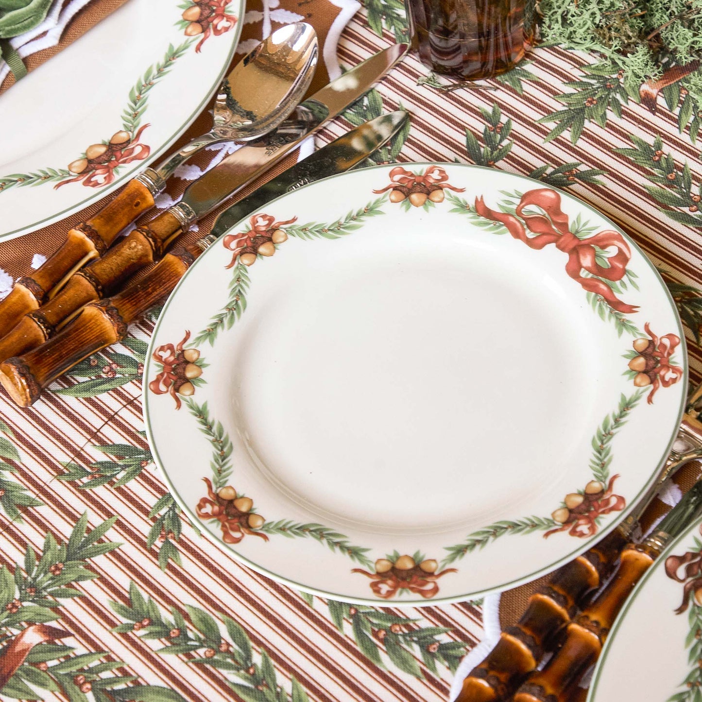 Acorn Garland Starter Plate