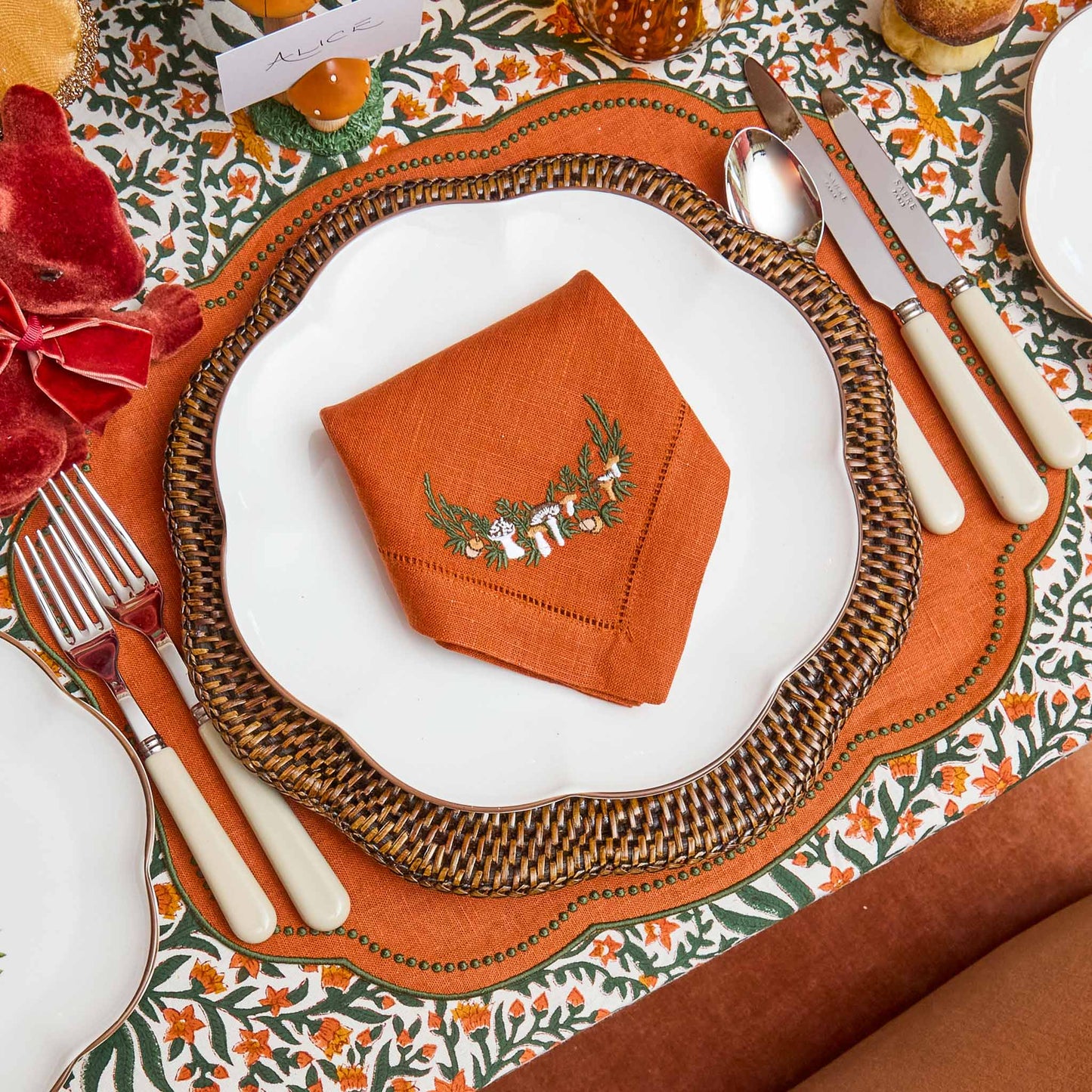 Brown Scalloped Rattan Charger Plates (Set of 4)