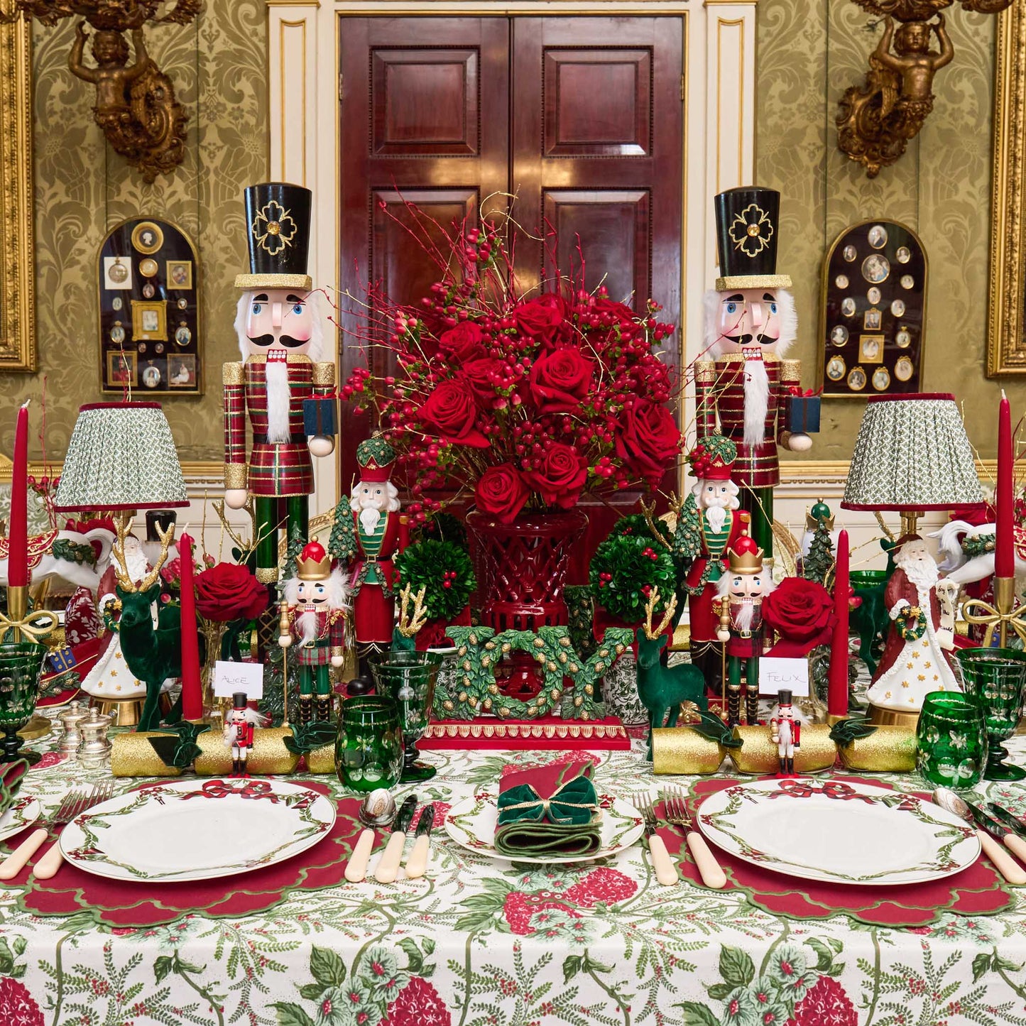 Christmas Garland Dinner & Starter Plates (Set of 8)