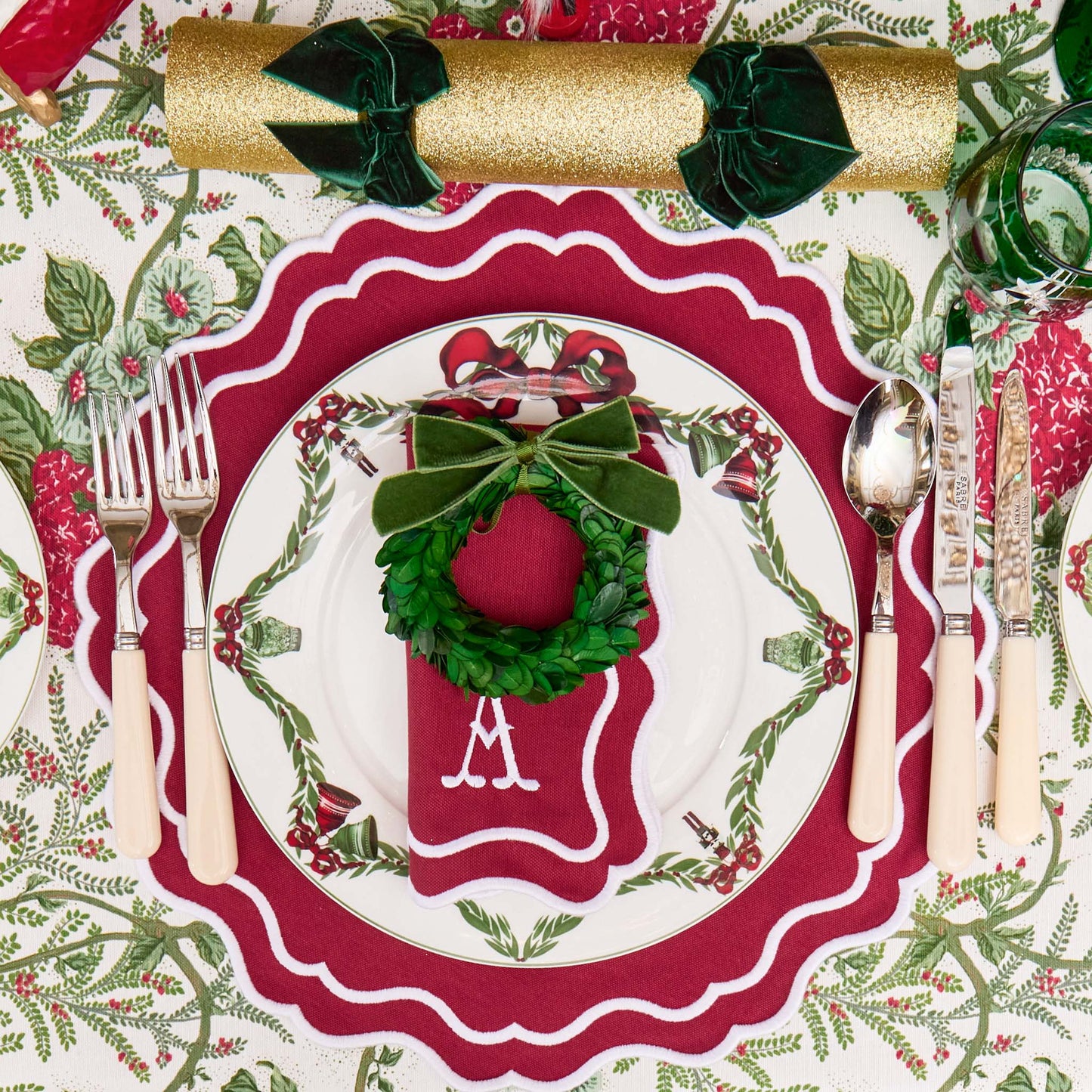 Christmas Garland Dinner & Starter Plates (Set of 8)