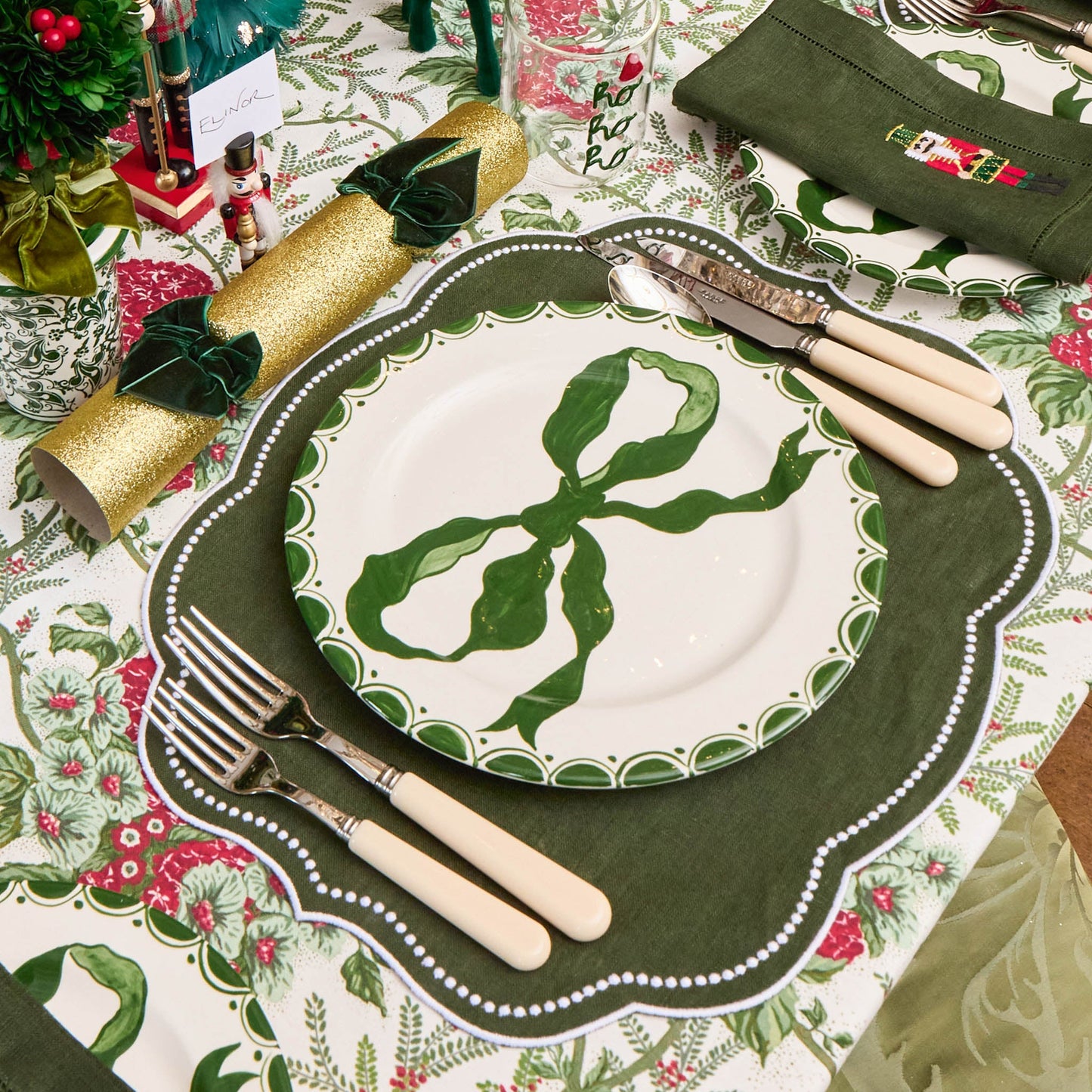 Marilyn Forest Green Bow Dinner Plate
