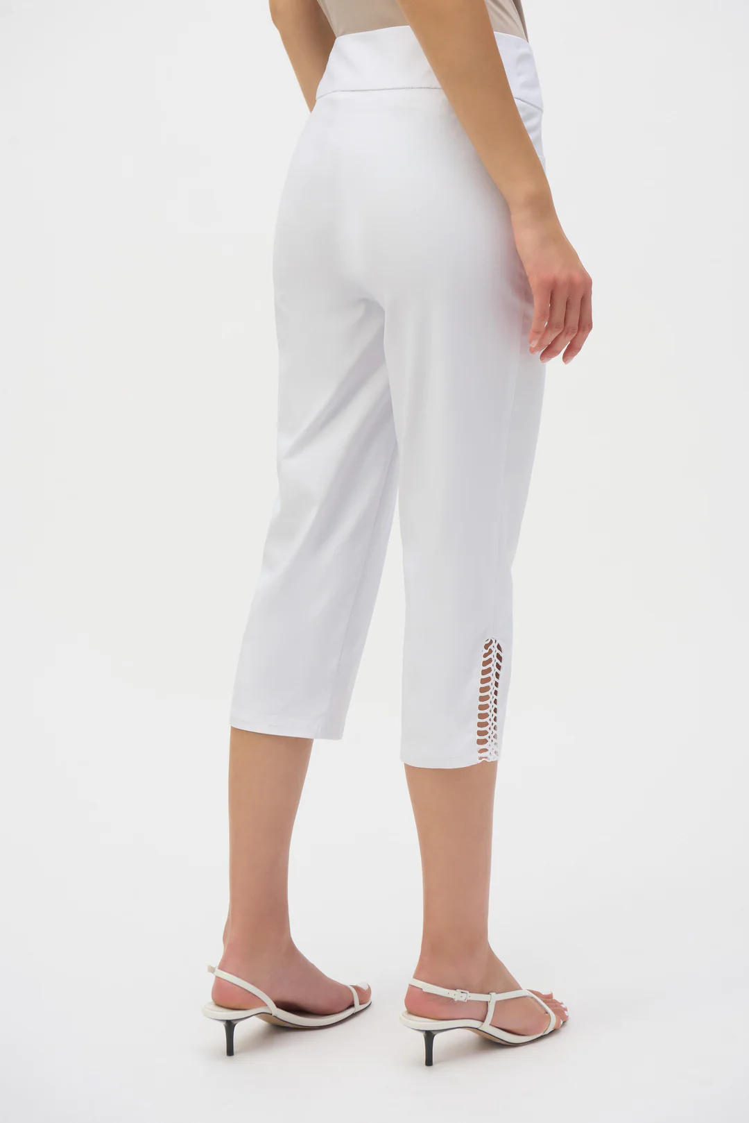 Joseph Ribkoff Pull On Guipure Capri Pants 252192