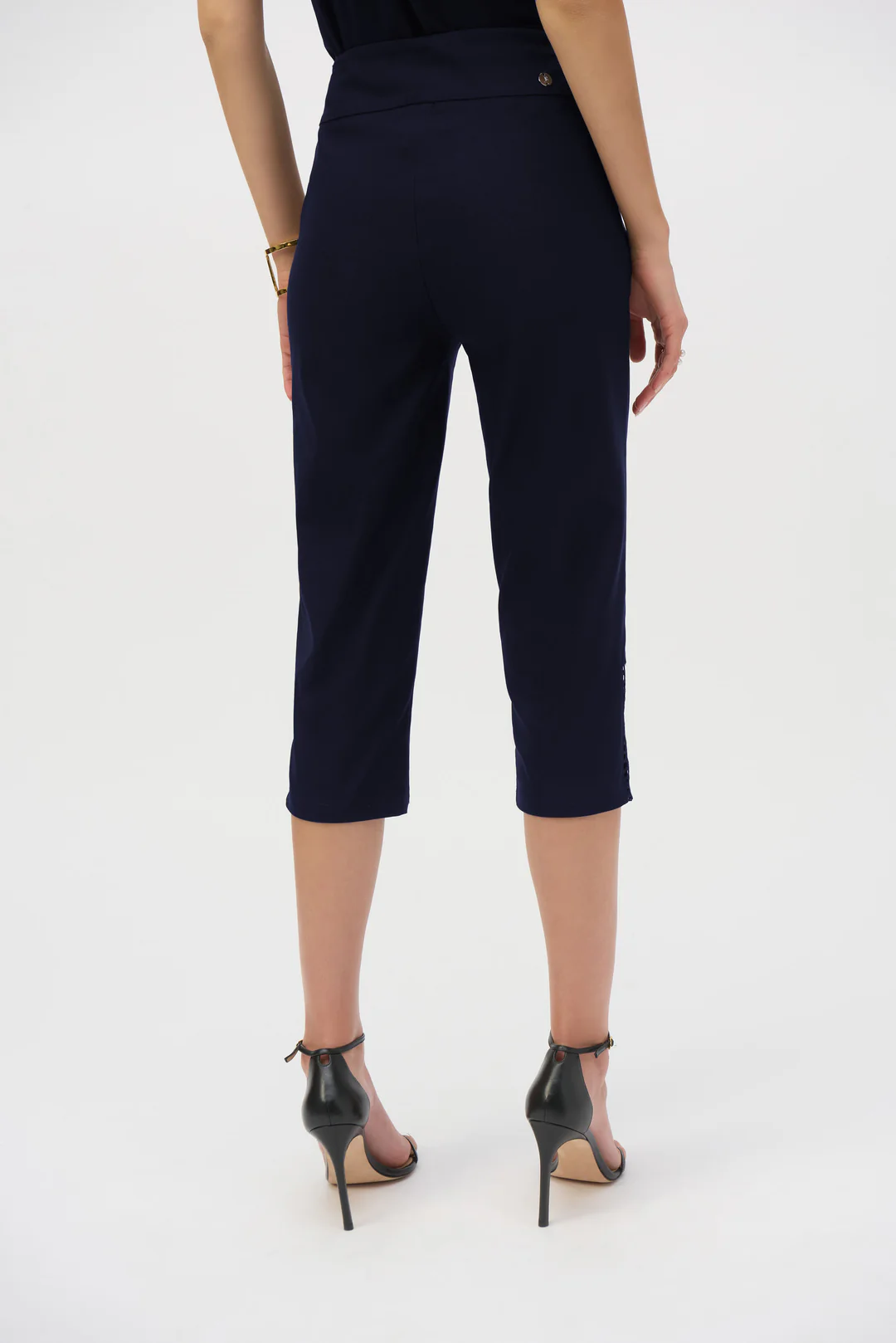 Joseph Ribkoff Pull On Guipure Capri Pants 252192