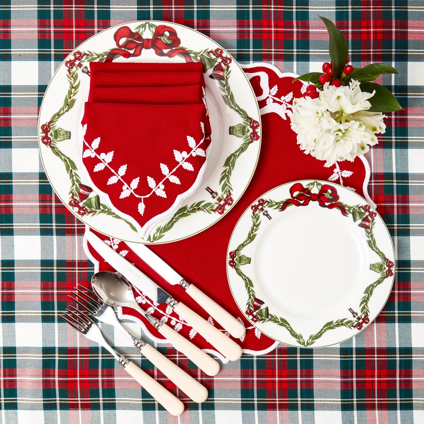 Red Bow Laurel Placemats & Napkins (Set of 4)