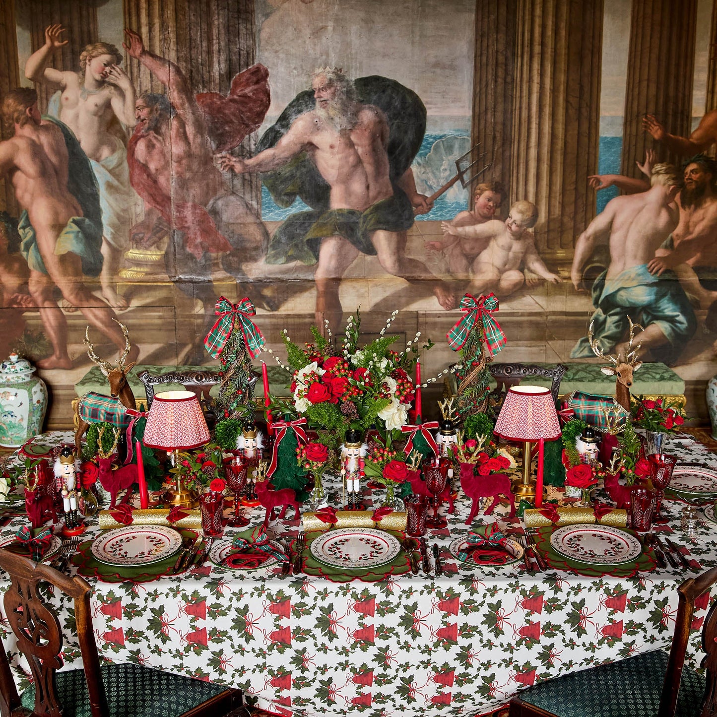Green & Red Lily Napkins (Set of 4)