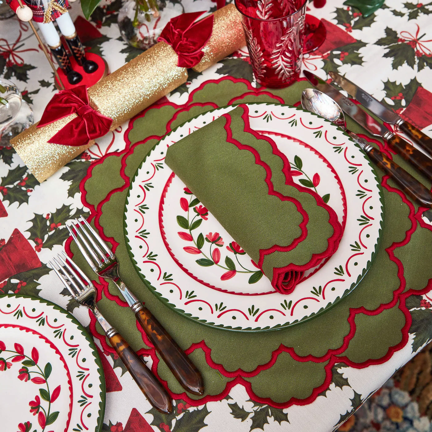 Green & Red Lily Napkins (Set of 4)