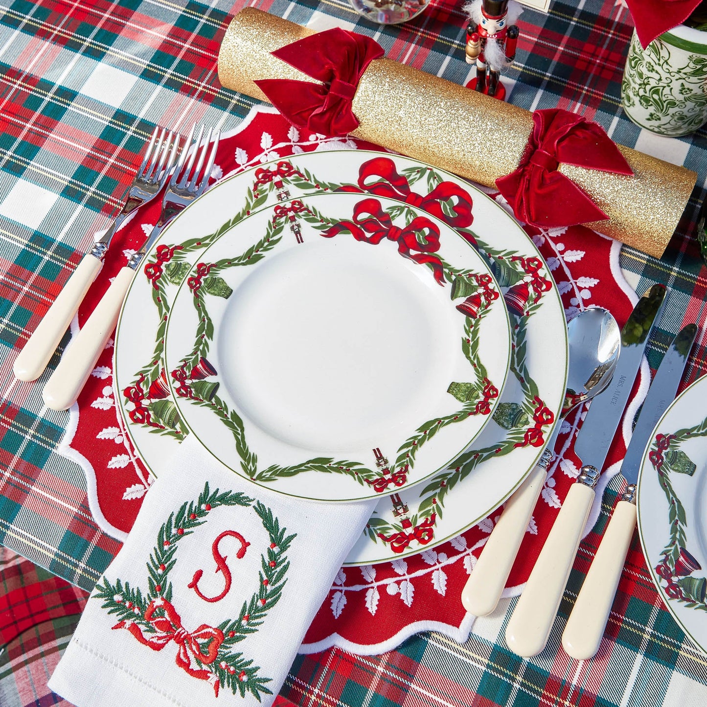 Christmas Garland Dinner & Starter Plates (Set of 8)