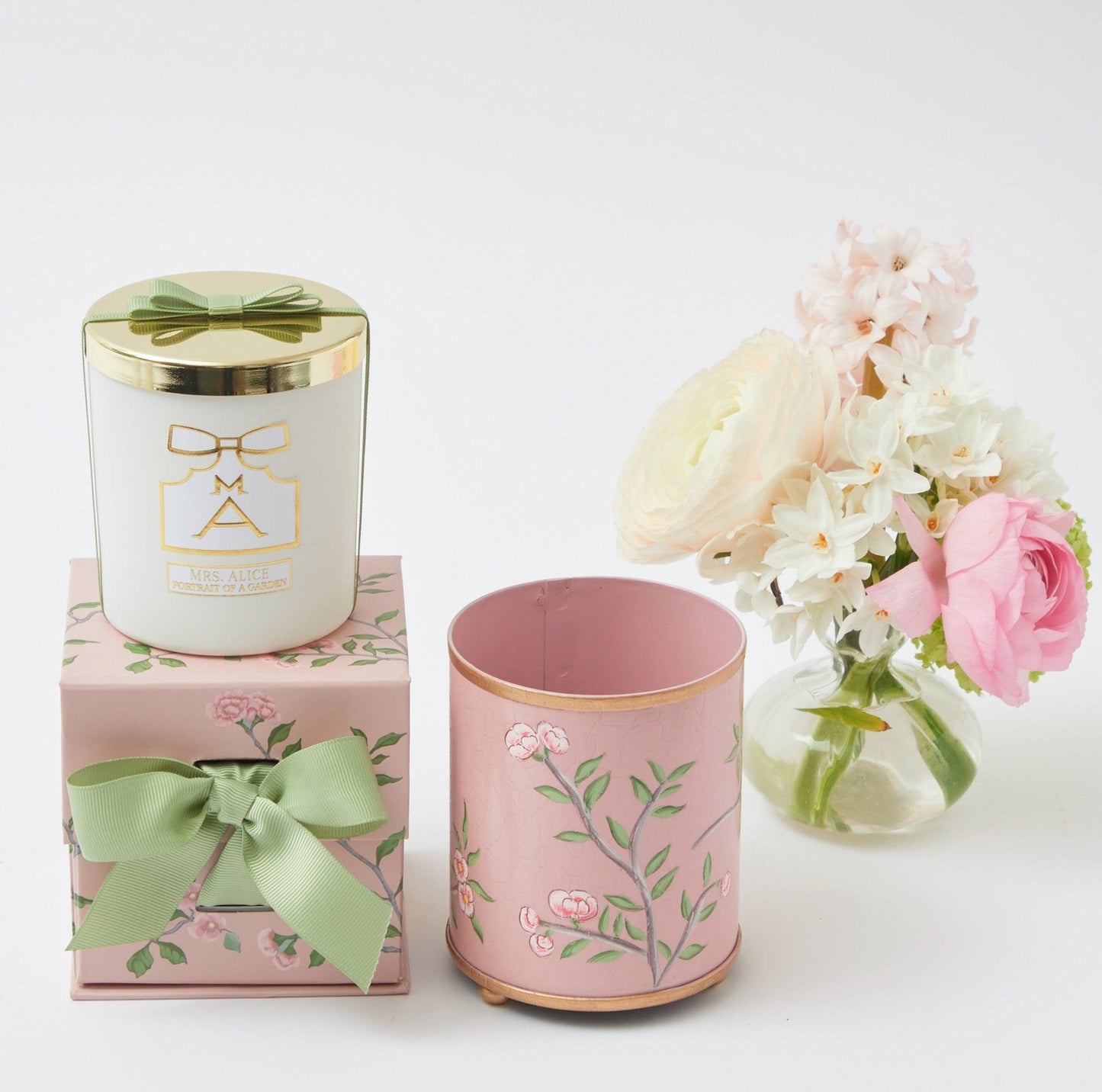 Portrait Of A Garden Scented Candle
