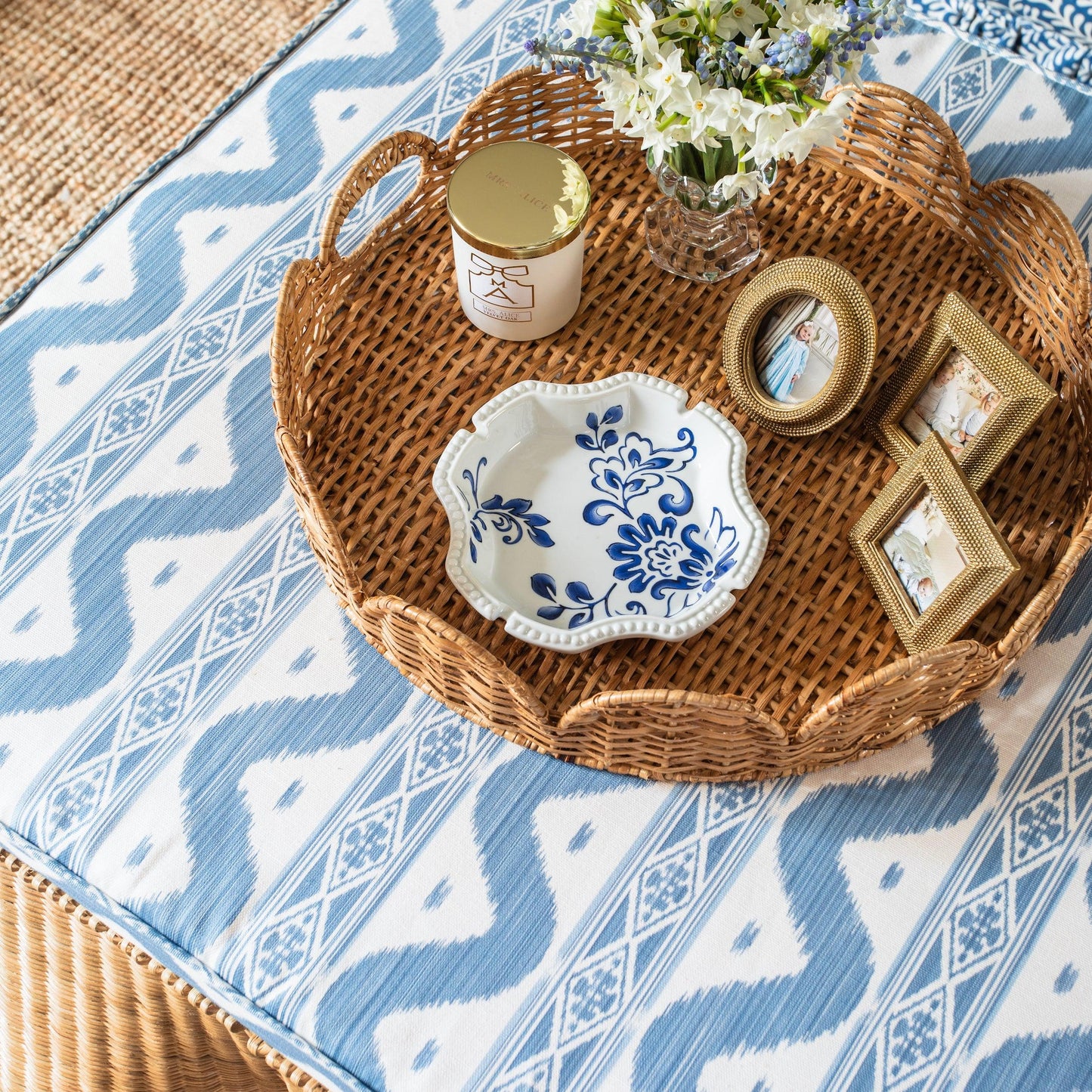 Round Rattan Scalloped Tray