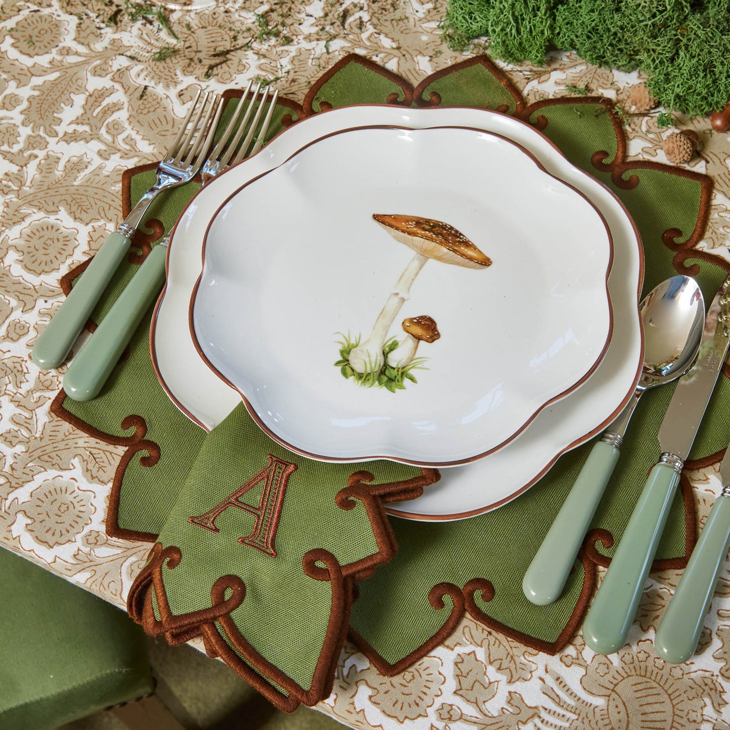 Scalloped Mushroom Starter Plates (Set of 4)