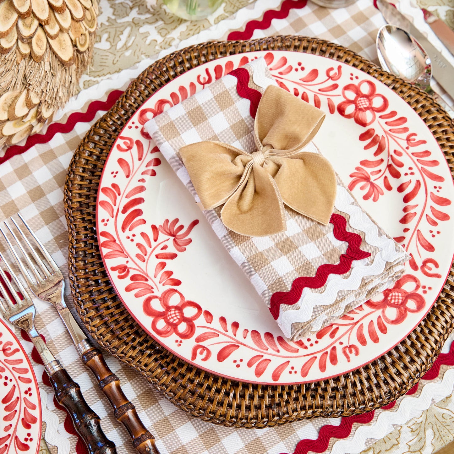 Brown Scalloped Rattan Charger Plates (Set of 4)