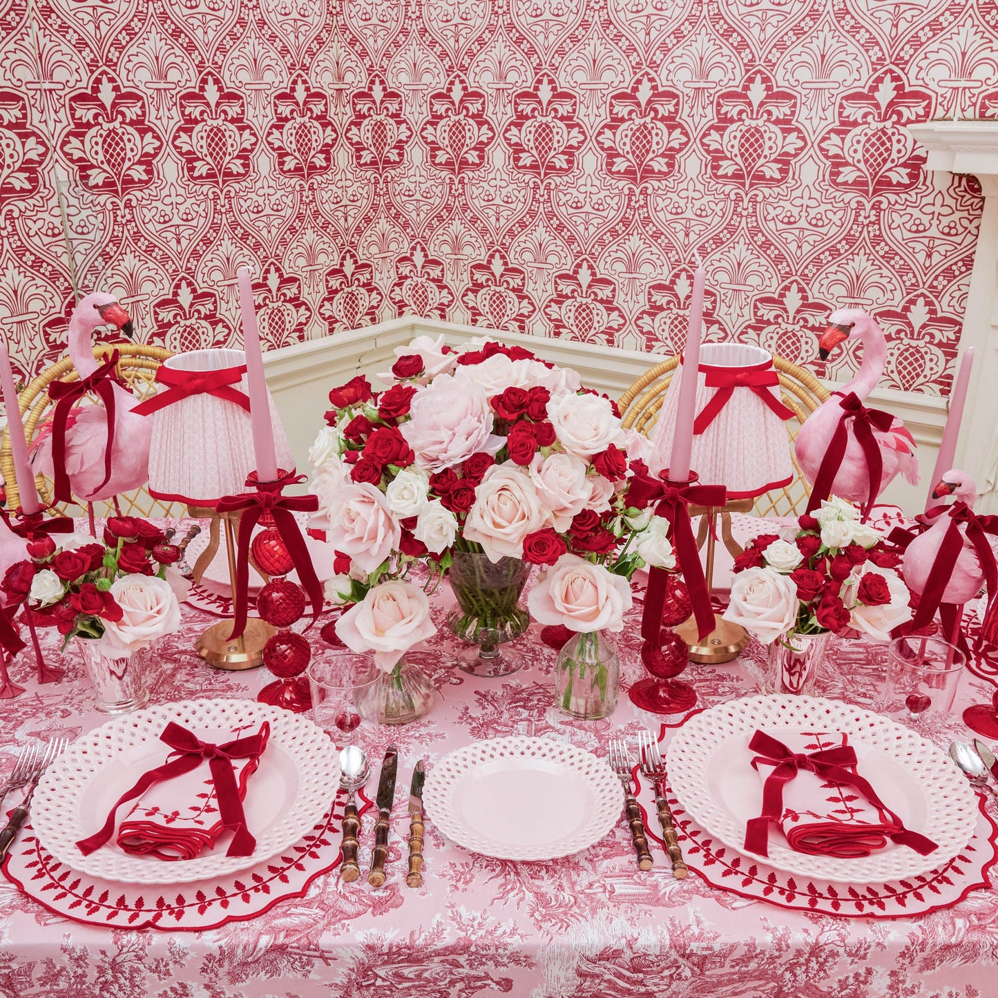 Pink & Red Bow Laurel Placemats & Napkins (Set of 4)