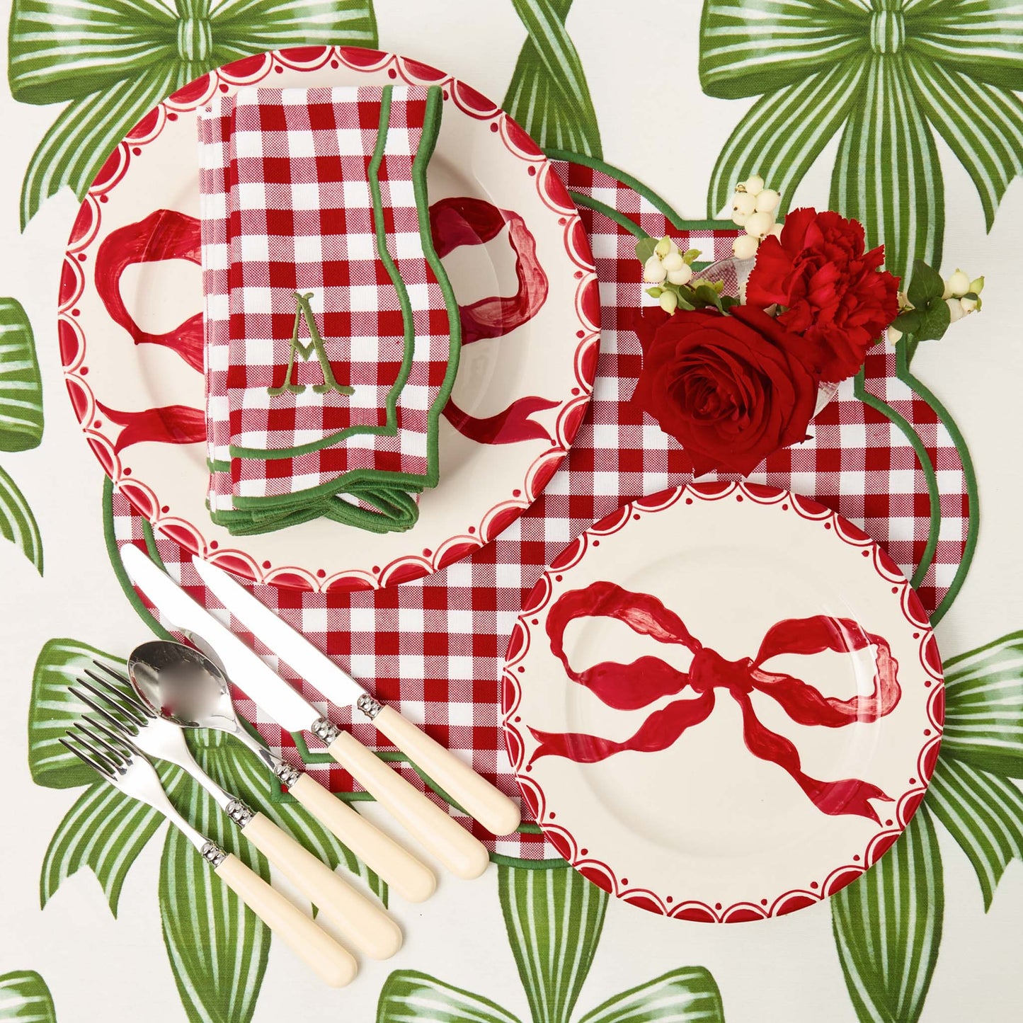 Marilyn Red Bow Starter Plates (Set of 4)